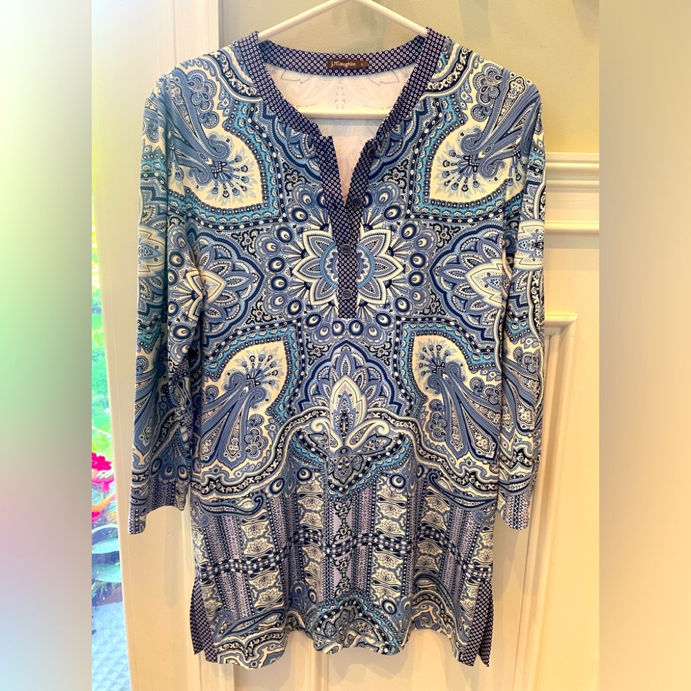 J.McLaughlin 3/4 sleeve Catalina Cloth tunic in shades of blue